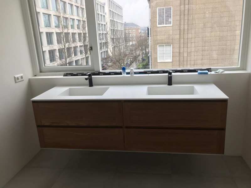 Loodgieter Amsterdam repareert lekkage in badkamer